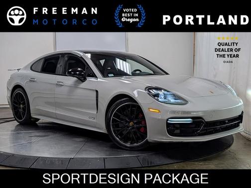 2019 Porsche Panamera GTS
