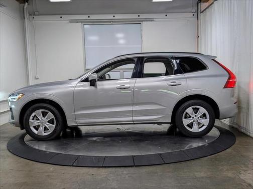 2022 Volvo XC60 Momentum