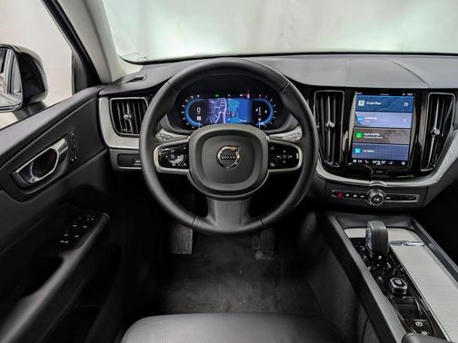 2025 Volvo XC60 Plus