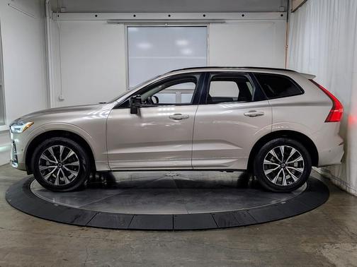 2025 Volvo XC60 Plus