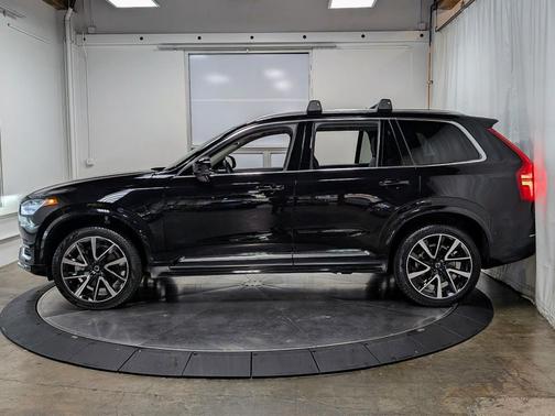 2024 Volvo XC90 Plus Bright Theme