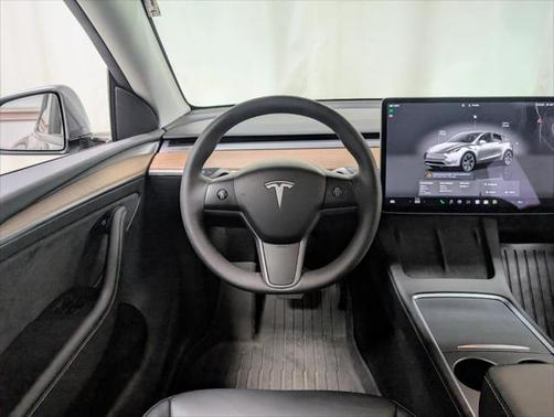 2025 Tesla Model Y Long Range