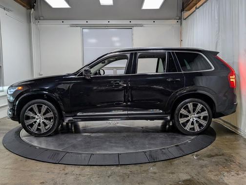 2024 Volvo XC90 Recharge Plug-In Hybrid Plus Bright Theme