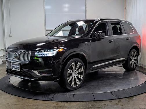 2024 Volvo XC90 Recharge Plug-In Hybrid Plus Bright Theme