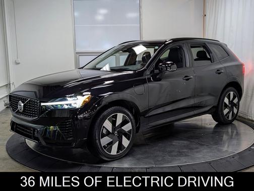 2024 Volvo XC60 Recharge Plug-In Hybrid Ultimate Dark Theme