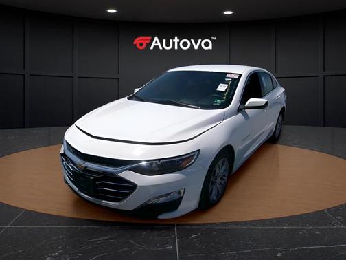 Summit White 2023 Chevrolet Malibu LT