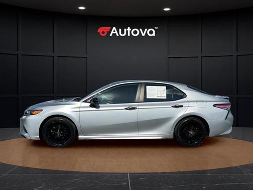 Celestial Silver / Midnight Black Metallic 2019 Toyota Camry SE