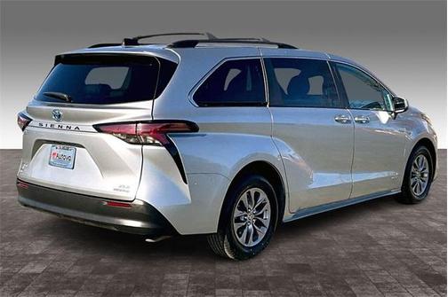 2021 Toyota Sienna XLE