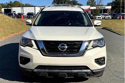2018 Nissan Pathfinder SL