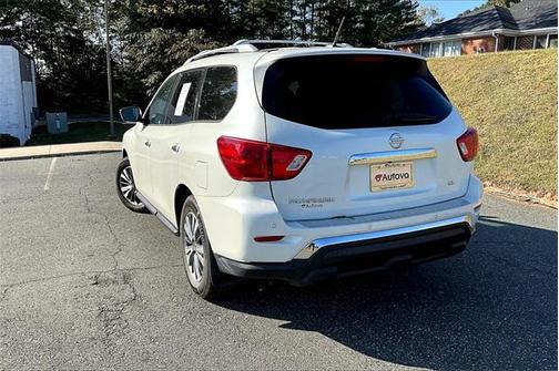 2018 Nissan Pathfinder SL