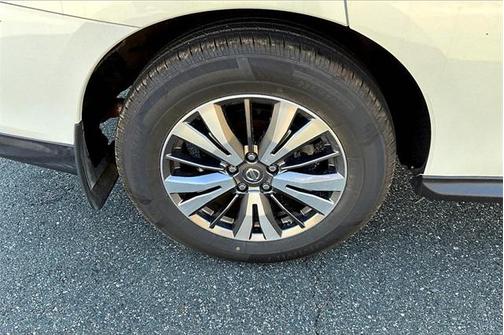 2018 Nissan Pathfinder SL