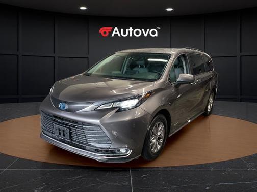 2021 Toyota Sienna XLE