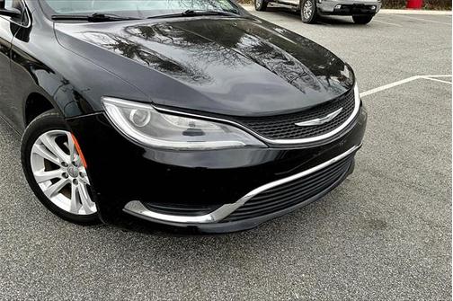2017 Chrysler 200 Limited