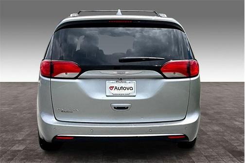 2018 Chrysler Pacifica Touring-L