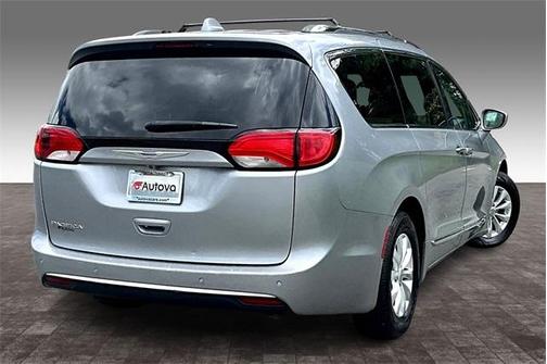 2018 Chrysler Pacifica Touring-L