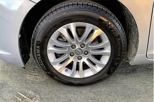 2017 Toyota Sienna XLE