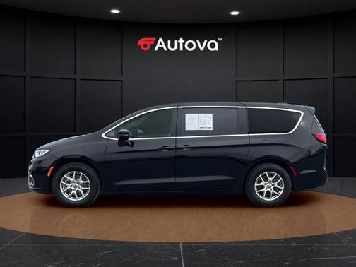 2024 Chrysler Pacifica Touring-L