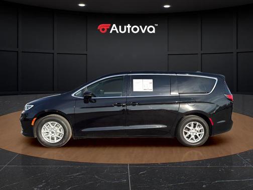 2024 Chrysler Pacifica Touring-L