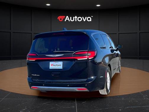 2024 Chrysler Pacifica Touring-L