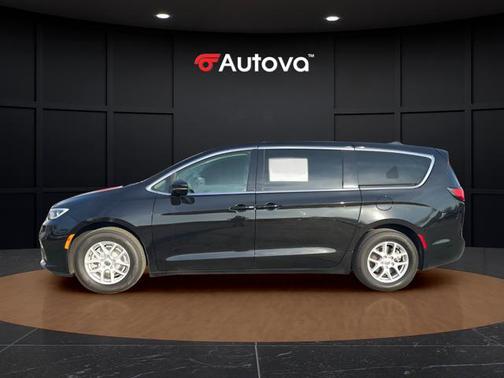 2024 Chrysler Pacifica Touring-L