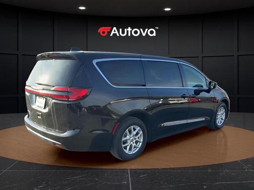 2024 Chrysler Pacifica Touring-L