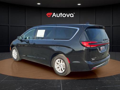 2024 Chrysler Pacifica Touring-L