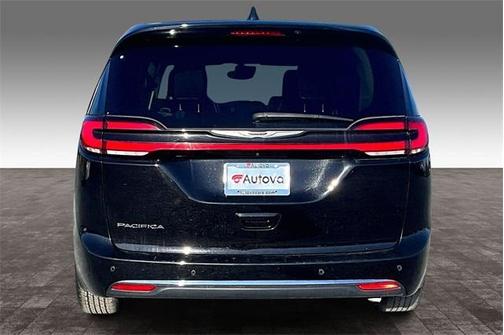 2024 Chrysler Pacifica Touring-L