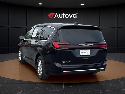 2024 Chrysler Pacifica Touring-L