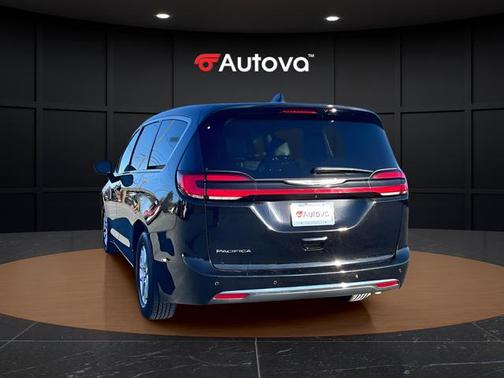 2024 Chrysler Pacifica Touring-L