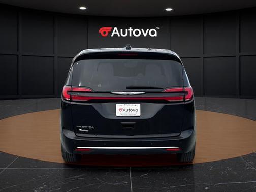 2024 Chrysler Pacifica Touring-L