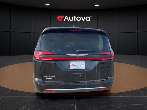 2024 Chrysler Pacifica Touring-L