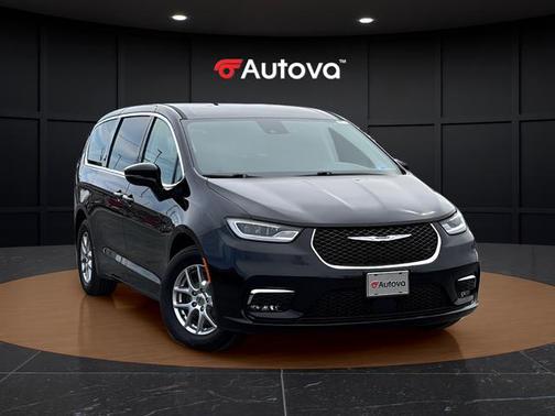 2024 Chrysler Pacifica Touring-L