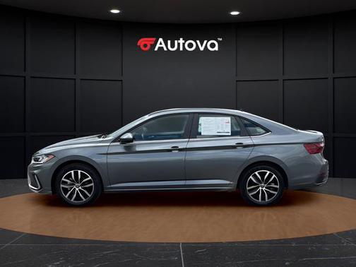 Platinum Gray Metallic 2025 Volkswagen Jetta 1.5T SE