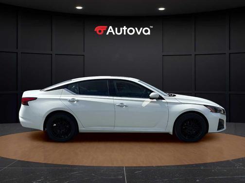 Pearl White Tri-Coat 2023 Nissan Altima 2.5 SL