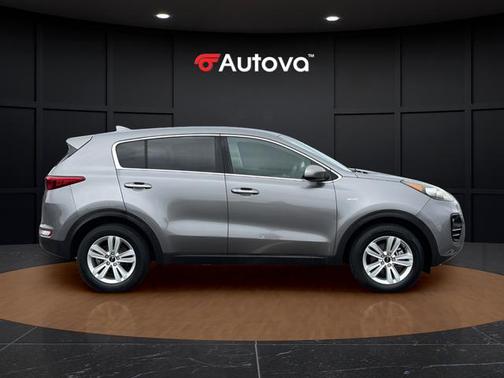 Mineral Silver 2017 Kia Sportage LX