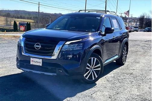 2023 Nissan Pathfinder Platinum