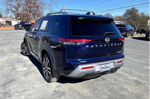 2023 Nissan Pathfinder Platinum