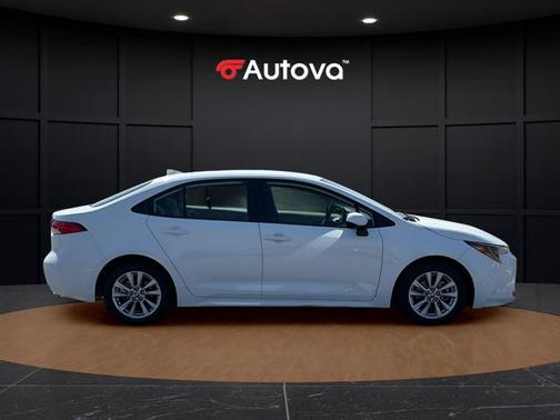 Ice 2023 Toyota Corolla LE