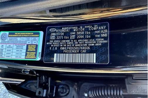 2024 Hyundai ELANTRA Limited