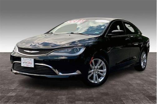 Photo 3 of 32 of 2016 Chrysler 200 Limited