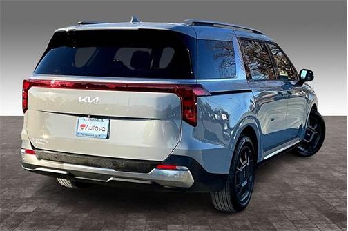 2025 Kia Carnival SX