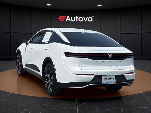 Oxygen White 2023 Toyota Crown XLE