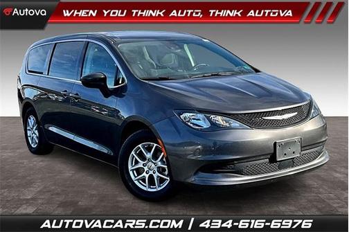 2023 Chrysler Voyager LX
