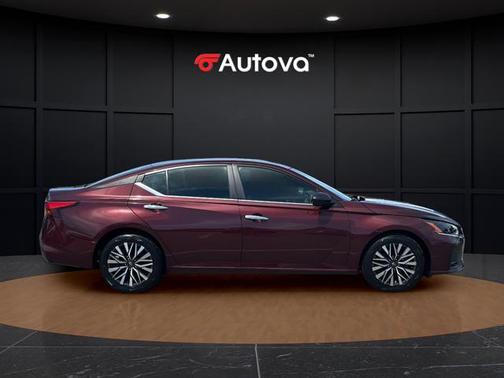 Garnet Pearl 2025 Nissan Altima SV