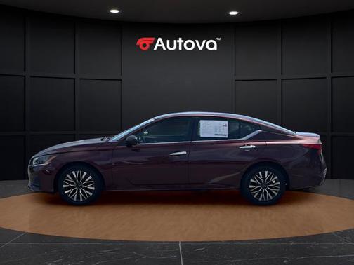 Garnet Pearl 2025 Nissan Altima SV