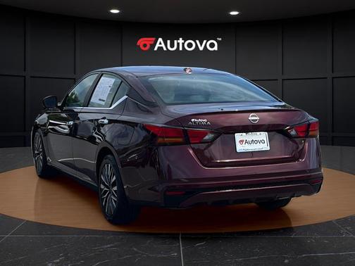 Garnet Pearl 2025 Nissan Altima SV