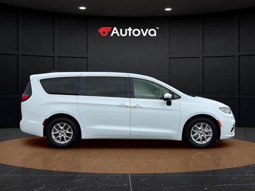 Bright White Clearcoat 2023 Chrysler Pacifica Touring-L