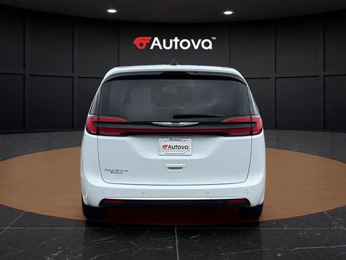 Bright White Clearcoat 2023 Chrysler Pacifica Touring-L