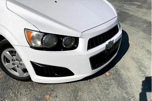 2016 Chevrolet Sonic LS