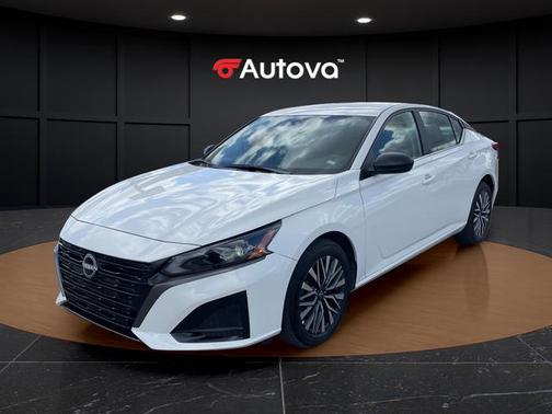 Glacier White 2026 Nissan Altima 2.5 SV
